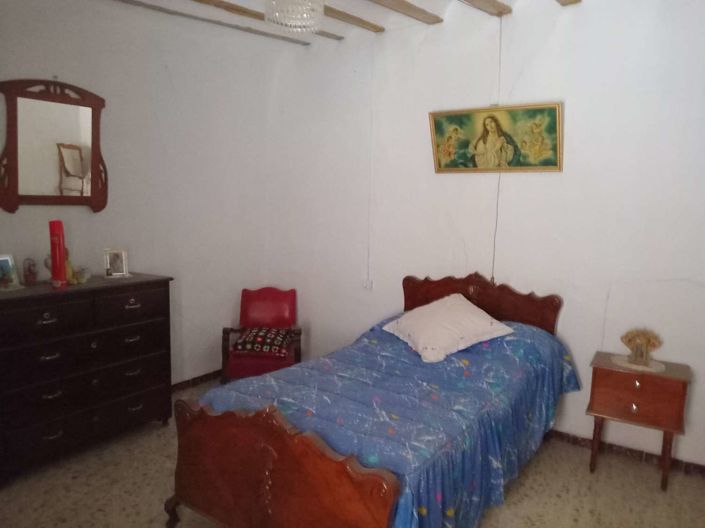 Image No.16-4 Bed Property for sale