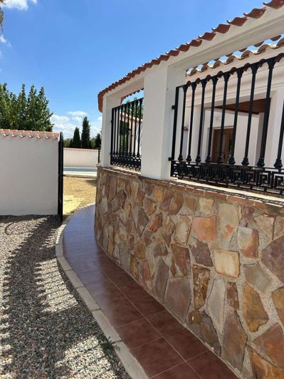 Image No.39-3 Bed Chalet for sale