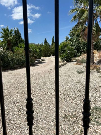 Image No.7-3 Bed Chalet for sale