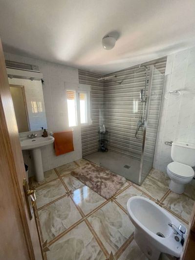 Image No.12-4 Bed Townhouse for sale