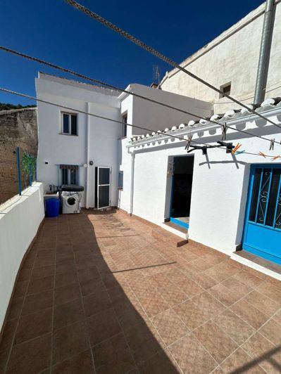 Image No.2-4 Bed Townhouse for sale