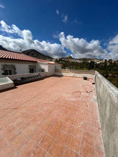 Image No.17-5 Bed Chalet for sale