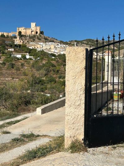 Image No.2-5 Bed Chalet for sale