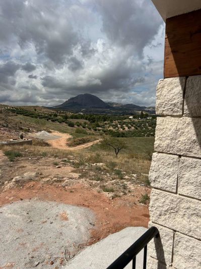 Image No.16-4 Bed Property for sale