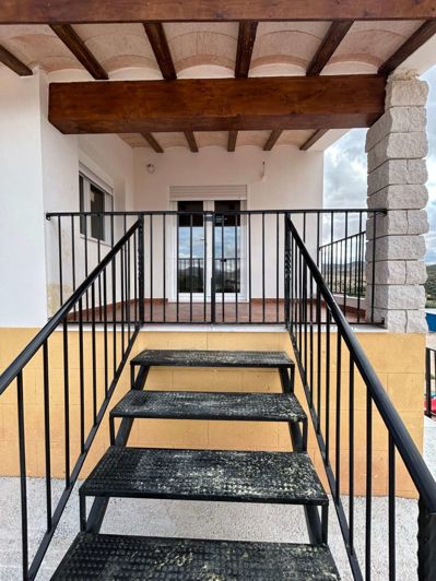 Image No.19-4 Bed Property for sale