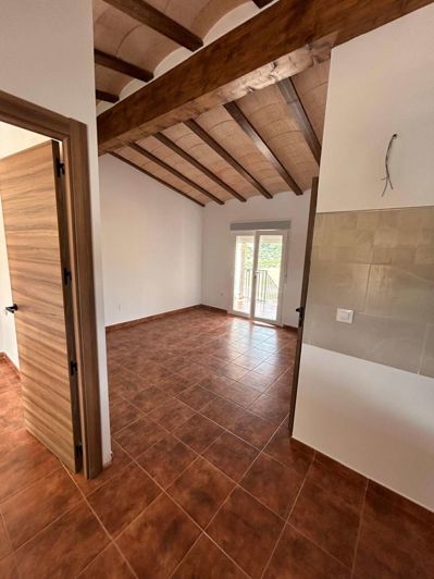 Image No.22-4 Bed Property for sale