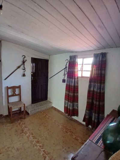 Image No.20-7 Bed Property for sale