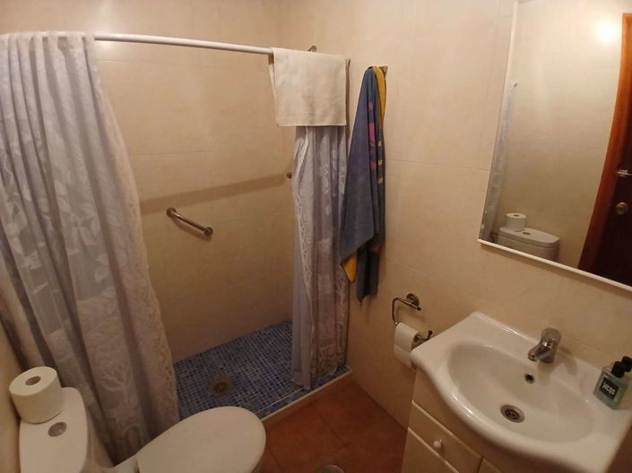 Image No.23-7 Bed Property for sale