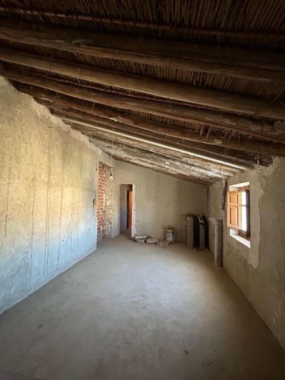 Image No.22-5 Bed Property for sale