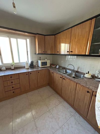 Image No.8-5 Bed Property for sale