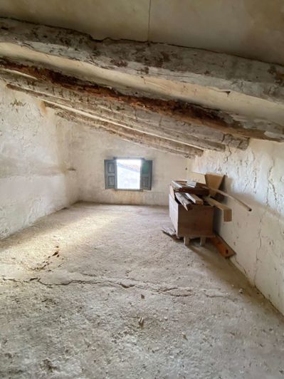 Image No.11-3 Bed Property for sale