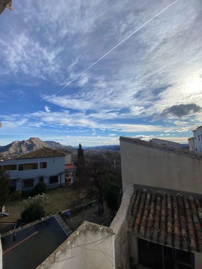 Image No.13-3 Bed Property for sale