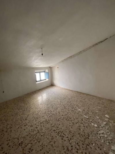 Image No.5-3 Bed Property for sale