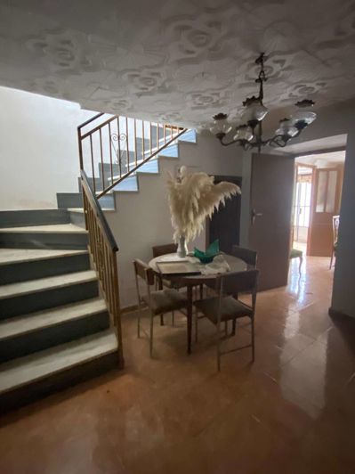 Image No.19-5 Bed Townhouse for sale