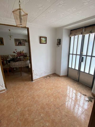 Image No.5-5 Bed Townhouse for sale