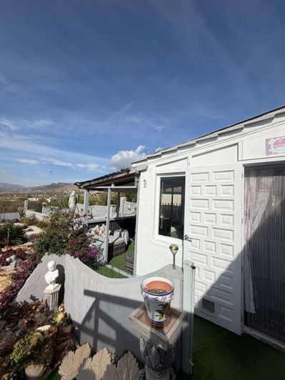Image No.32-2 Bed Chalet for sale