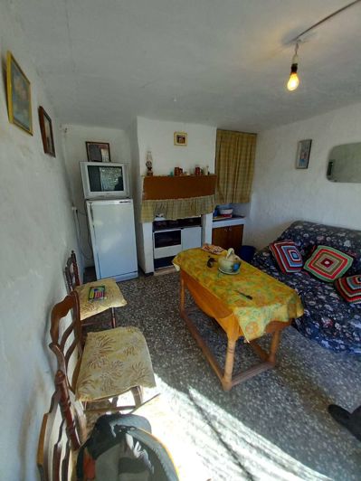 Image No.11-1 Bed Property for sale