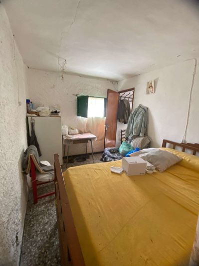 Image No.13-1 Bed Property for sale