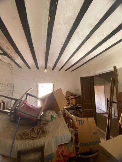 Image No.14-5 Bed Property for sale