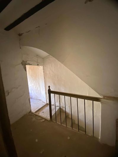 Image No.17-5 Bed Property for sale