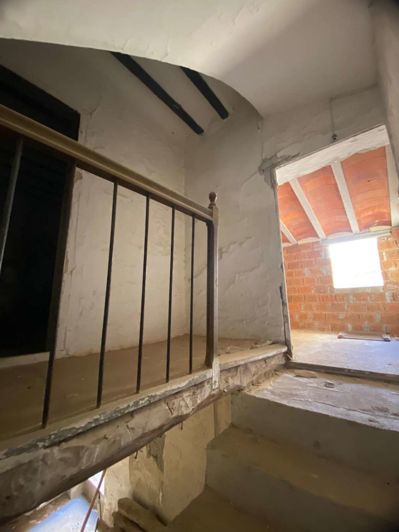 Image No.19-5 Bed Property for sale