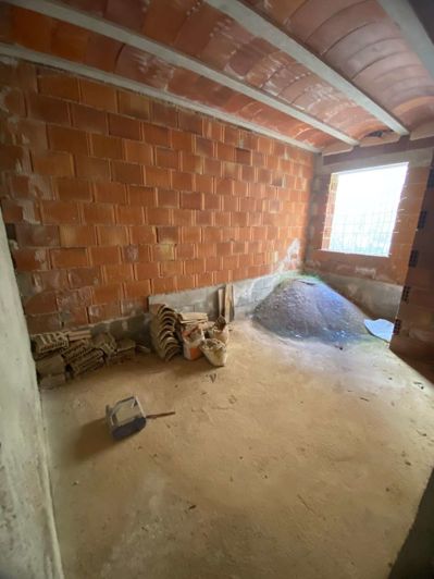 Image No.22-5 Bed Property for sale