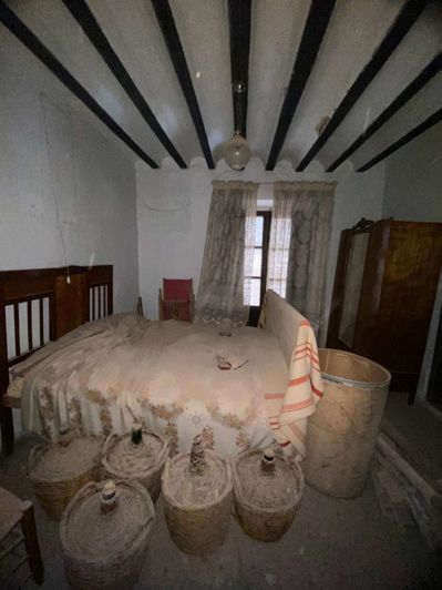 Image No.25-5 Bed Property for sale