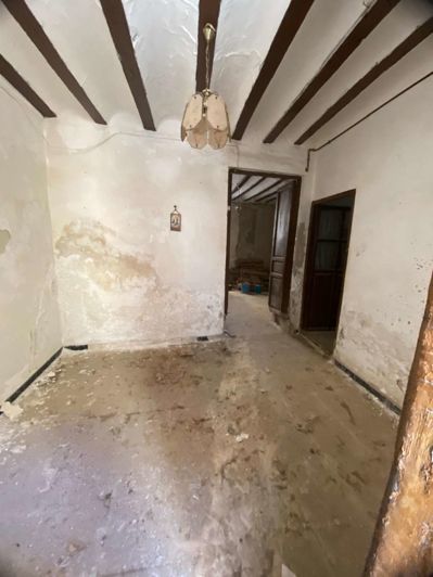 Image No.26-5 Bed Property for sale