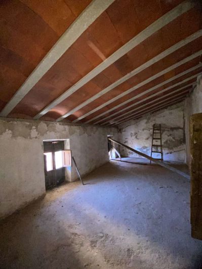 Image No.28-5 Bed Property for sale