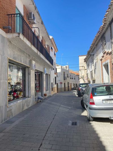 Image No.32-5 Bed Property for sale