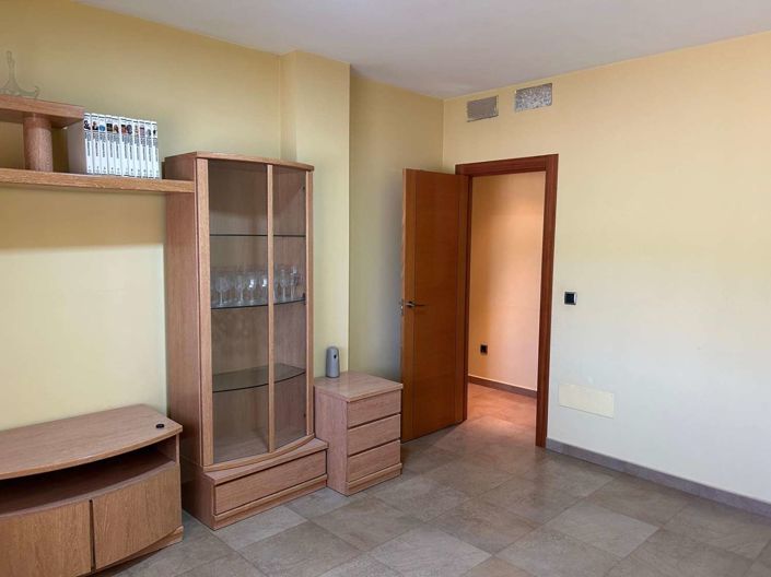 Image No.20-4 Bed Property for sale