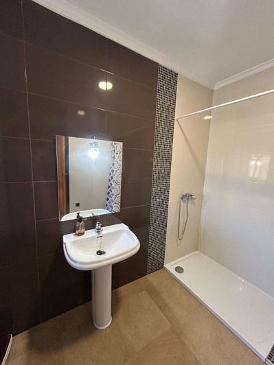 Image No.21-4 Bed Property for sale