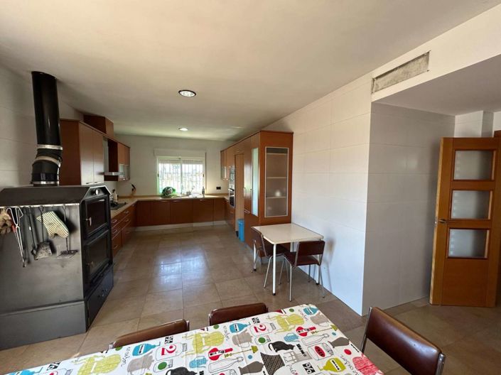 Image No.9-4 Bed Property for sale