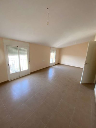 Image No.17-4 Bed Property for sale