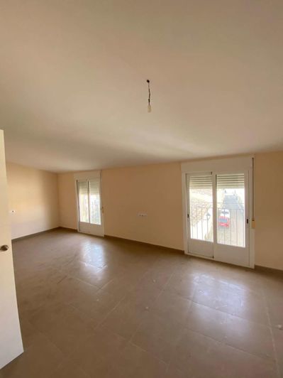 Image No.18-4 Bed Property for sale