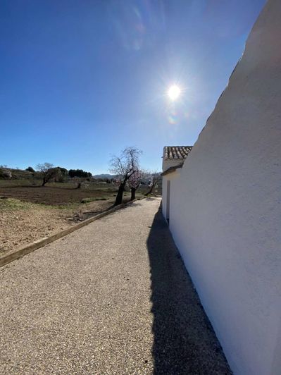 Image No.36-3 Bed Property for sale