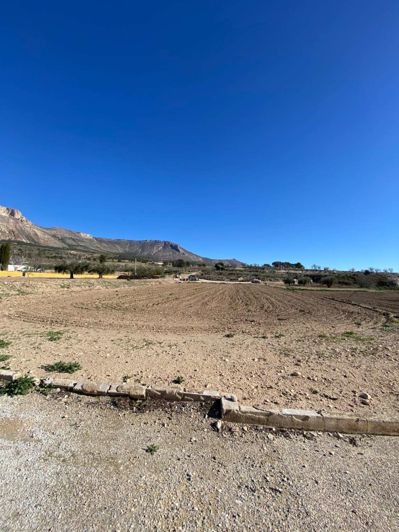 Image No.37-3 Bed Property for sale