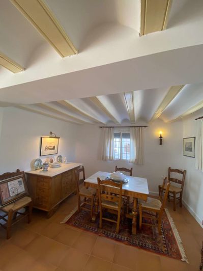 Image No.8-3 Bed Property for sale