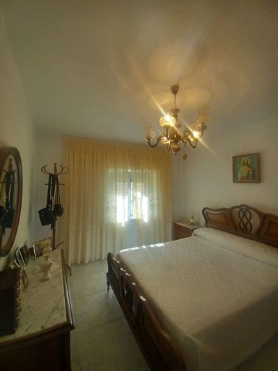 Image No.12-4 Bed Property for sale