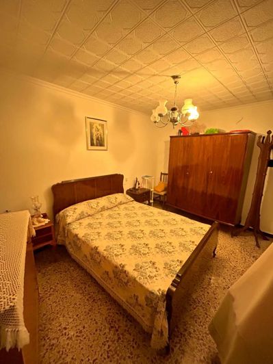 Image No.18-4 Bed Property for sale