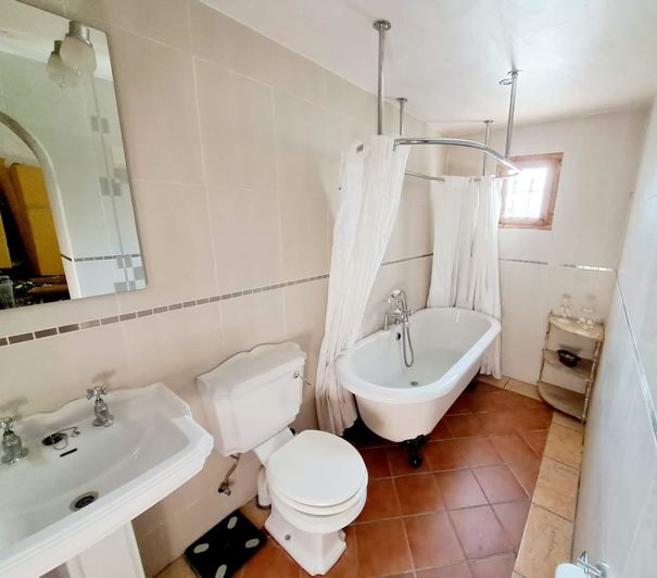 Image No.36-7 Bed Chalet for sale