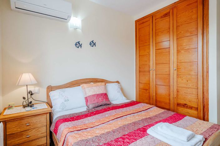 Image No.12-6 Bed Villa for sale