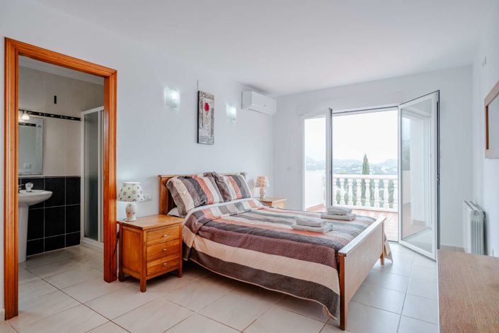 Image No.20-6 Bed Villa for sale