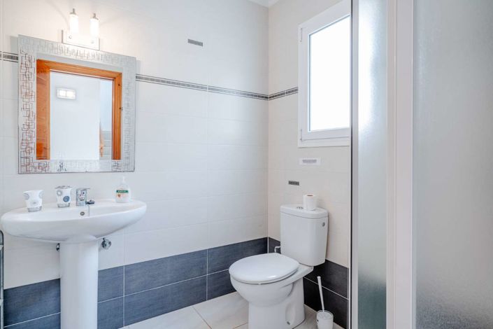 Image No.8-6 Bed Villa for sale