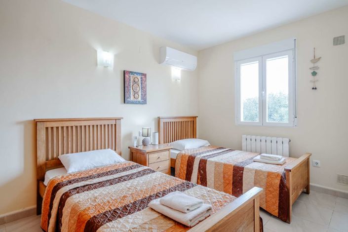 Image No.9-6 Bed Villa for sale