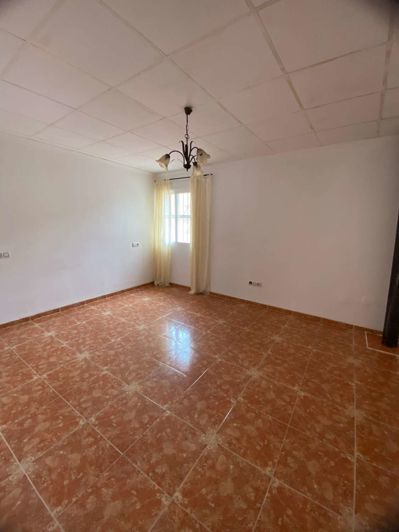 Image No.17-2 Bed Property for sale