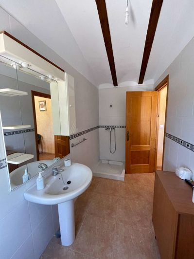 Image No.16-2 Bed Property for sale