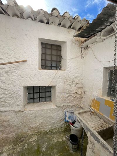 Image No.27-4 Bed Property for sale