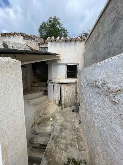 Image No.34-4 Bed Property for sale