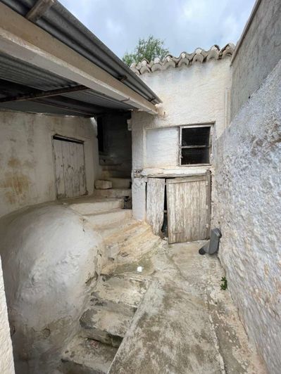 Image No.42-4 Bed Property for sale